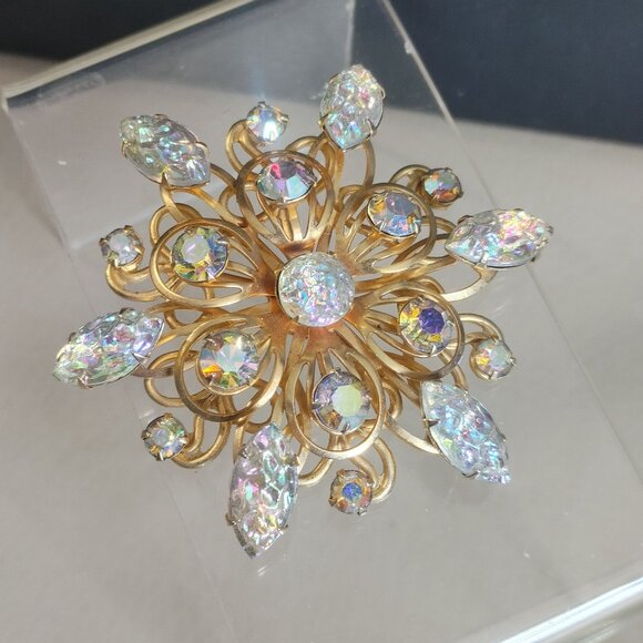 Floral Brooch Marquise Lava Glass Vintage Aurora Borealis Rhinestone Gold Tone - Picture 12 of 12
